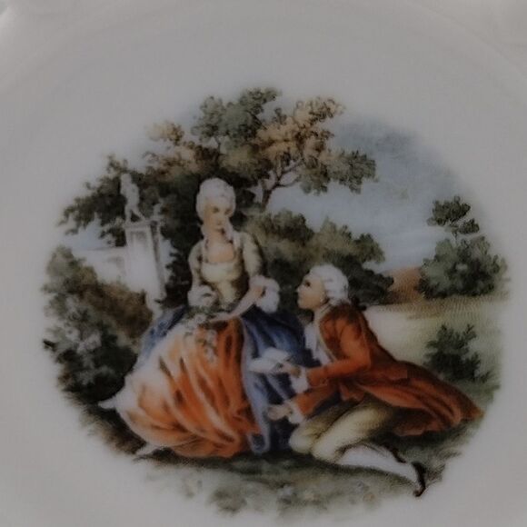 Vintage Milk Glass Lace Edge Plate - Picture 3 of 4